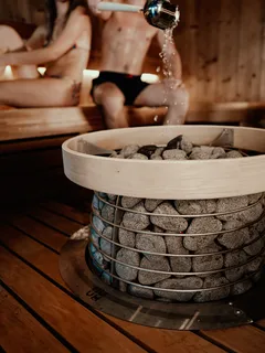 HIVE sähkösaunan kiuas suurille saunoille, kiviä 270 kg, pitkäkestoinen kuuma höyry
